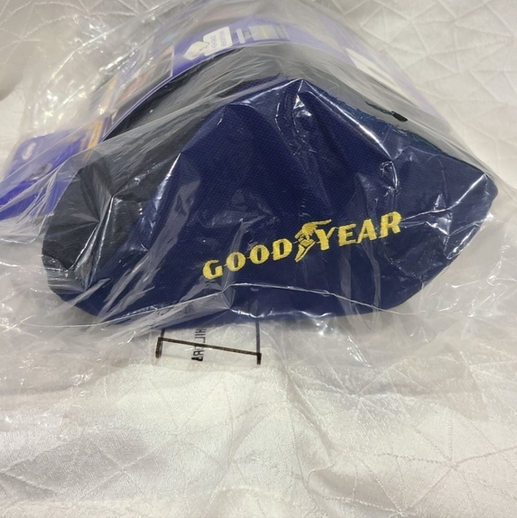 Goodyear Car pillows and Back Support pillow set - Picture 6 of 8